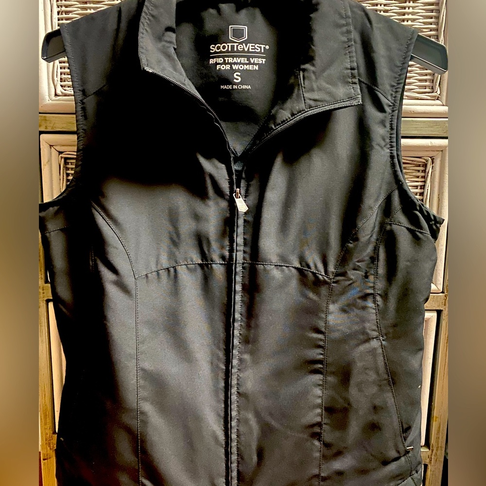 Scott-E-Vest “Quest”